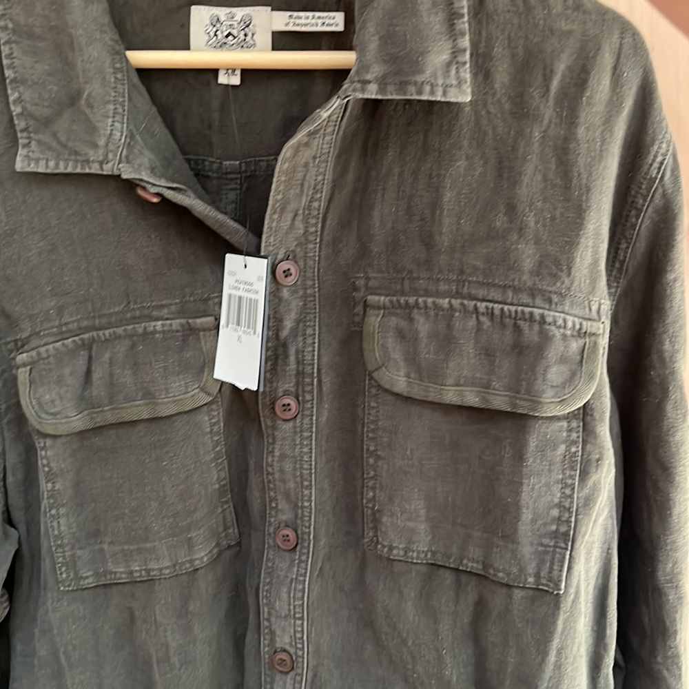 Juicy Couture mens fashion button up peatmoss linen shirt. Size XL